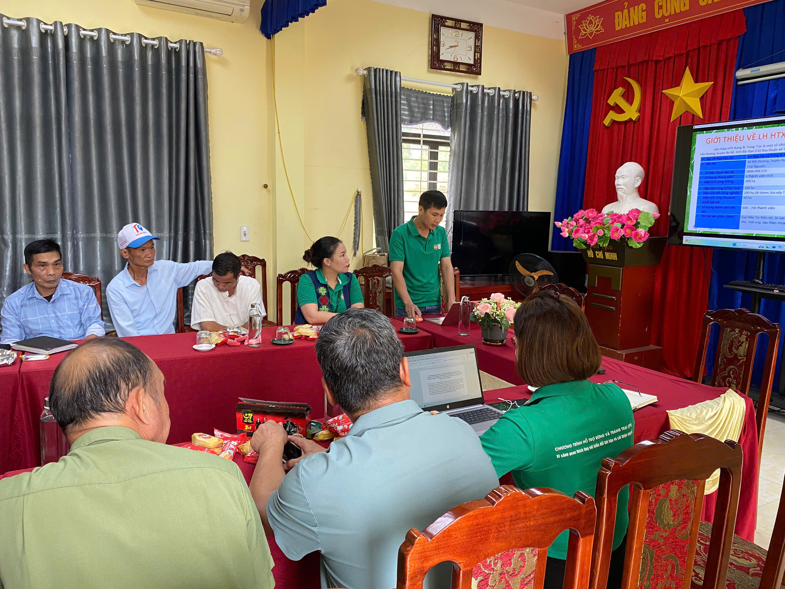 ông Hoàng Văn Thứ phát biểu tại hội nghị